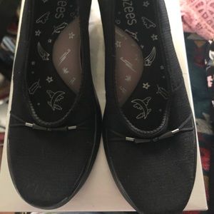 🆕Bzees Black Wedge Comfort Shoes Size 9W